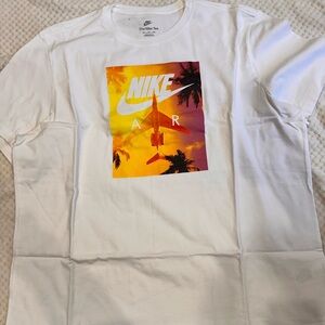 Men’s Nike tee